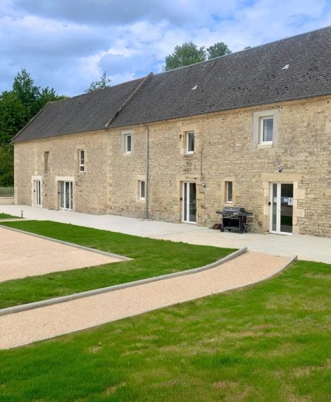 Cour extérieure - Le Douet de Moulagny